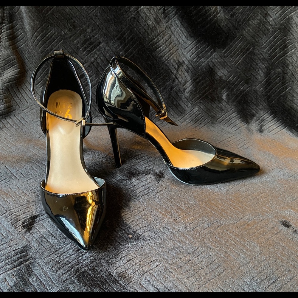 DSW Mix No. 6 black patent heels